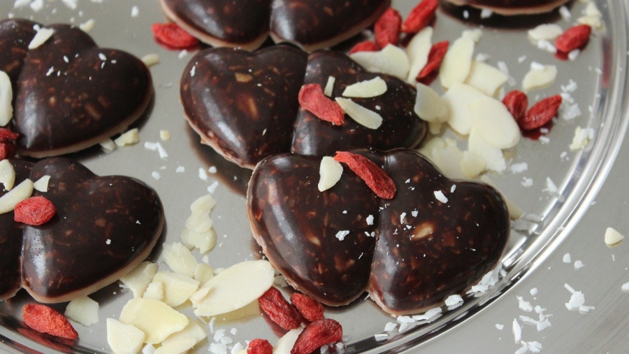 valentines vegan chocolate goji coconut