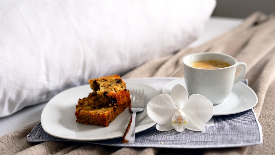 breakfast-in-bed-tray-coffee-6023991_1280